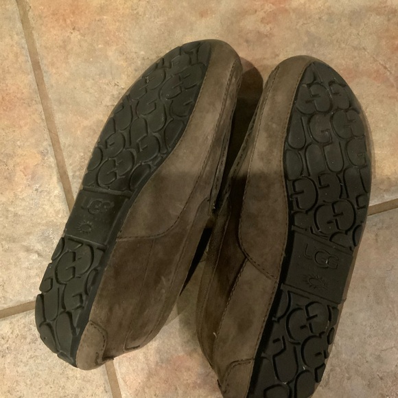 UGG men’s slippers. Size 7 - Picture 4 of 5